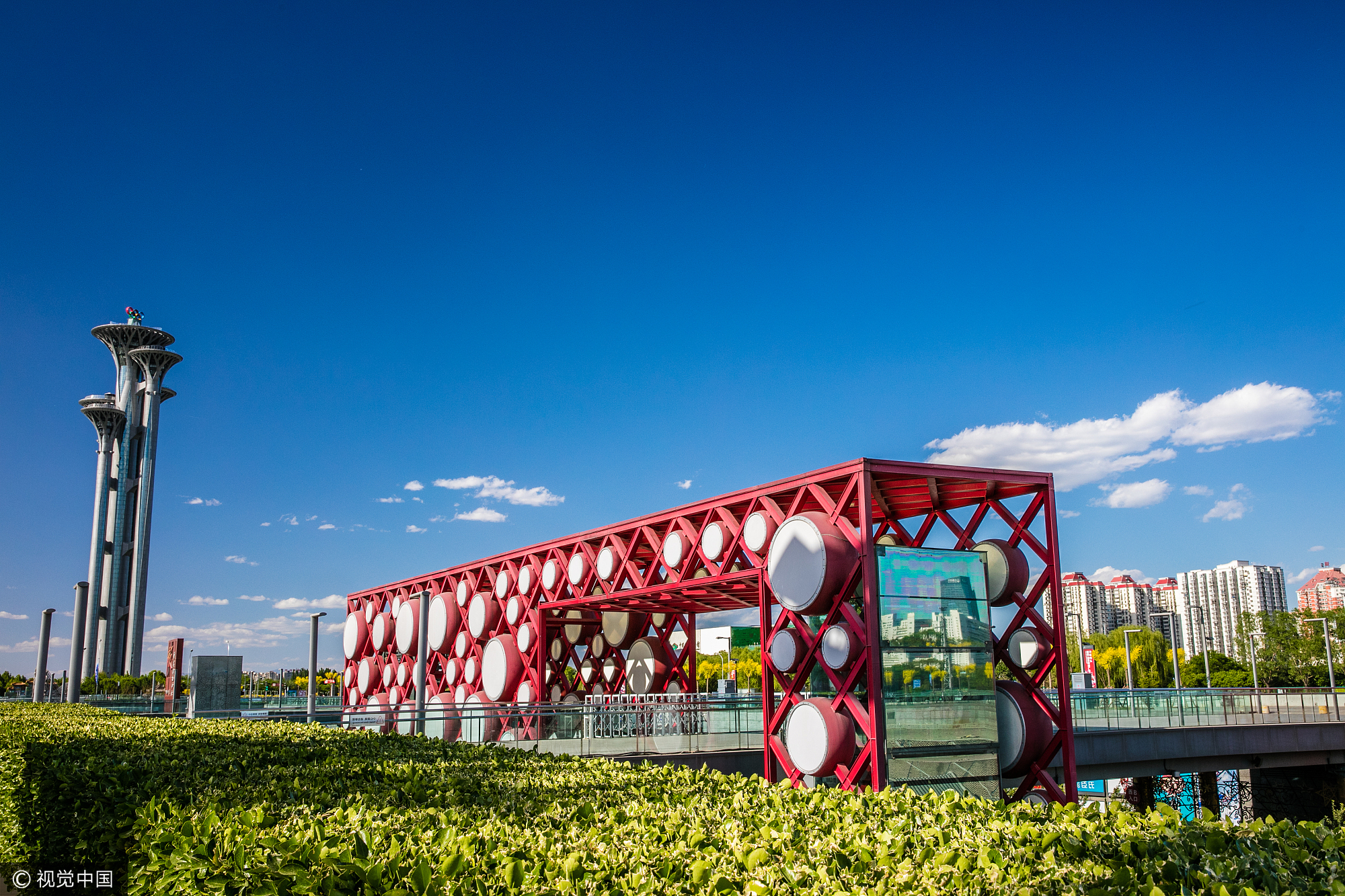 2017年5月14日,“一带一路”国际合作高峰论坛在北京召开。当日风光绮丽,蓝天白云迎接客人的到来。