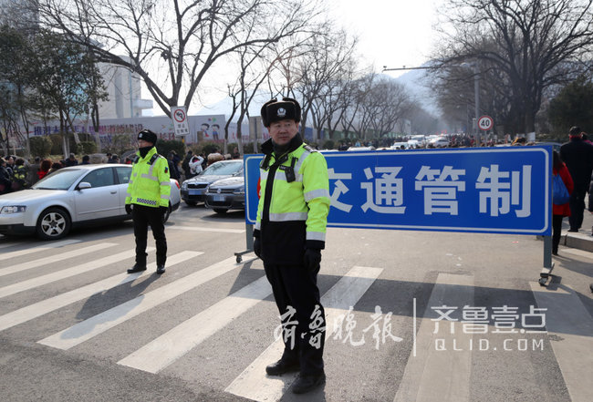 重要提醒!交警春节不放假,疏导交通还查处违法