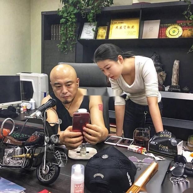 百万星光五哥再爆猛料,已经确定有3位网红将被