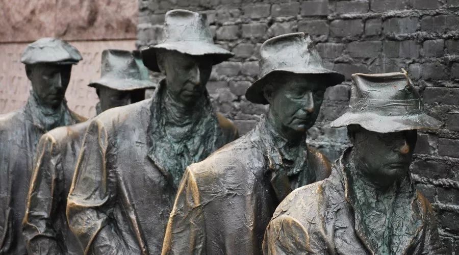 房子要崩盘?失业潮要来临?我们该怎么办!