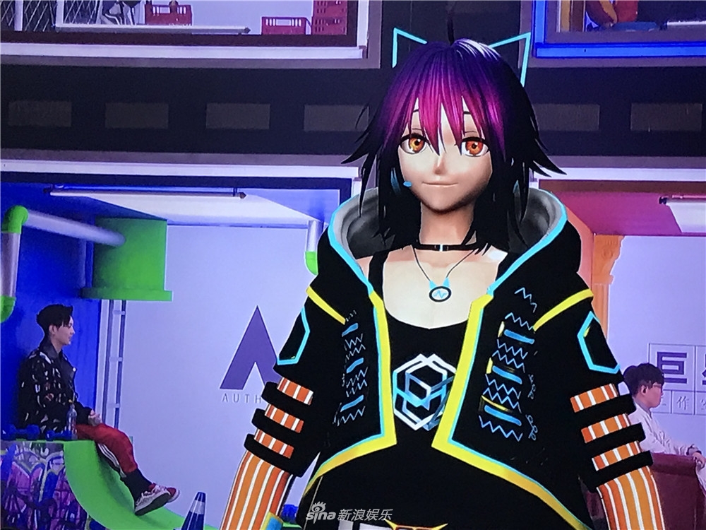 杨幂丸子头少女十足 薛之谦赵英俊现场互扯头发