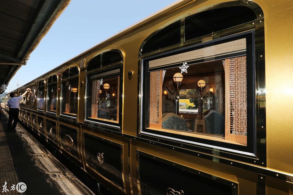 日本特色豪华列车套餐,约两个小时车程,车费1