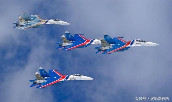 两架20吨战机 1200公里时速迎头相撞 飞行员竟