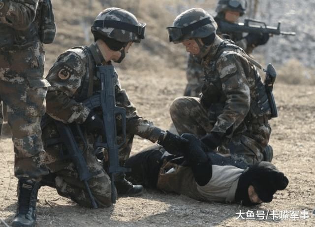 中国武装分子图片