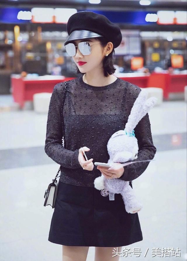 李诗颖、景甜启程迪奥秋冬高定看秀,机场演绎