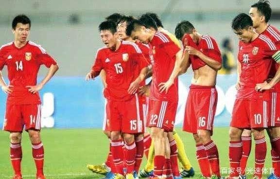 国足为何会如此衰落?央视名嘴道出真相,球迷: