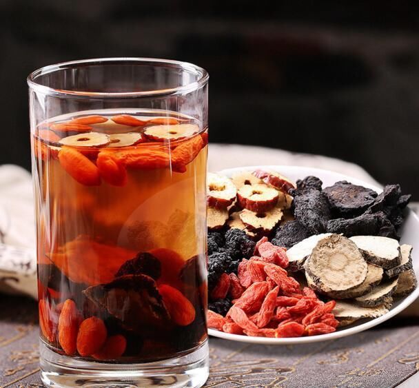 中年人都喜欢喝五宝茶补身体,喝五宝茶有什么