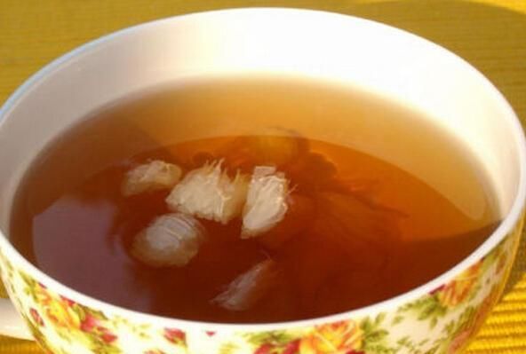 一块生姜榨汁祛皱,去眼袋,50岁大妈晚上敷一次