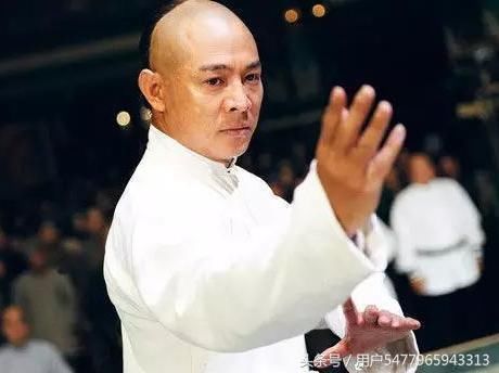 李连杰最大的愿望是改回国籍,成龙一句话给他