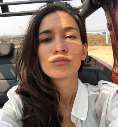 《战狼2》女主卢靖姗:她的美食,冒险与音乐不可辜负