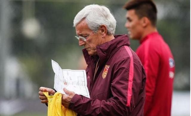 够狠!一份大名单搅乱亚洲杯浑水,里皮断腕让