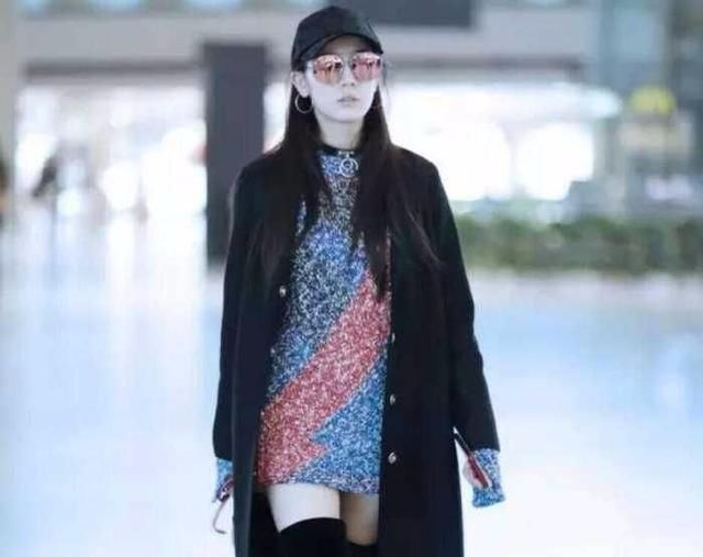 跨年晚会上迪丽热巴随性热舞,网友吐槽:连体裤