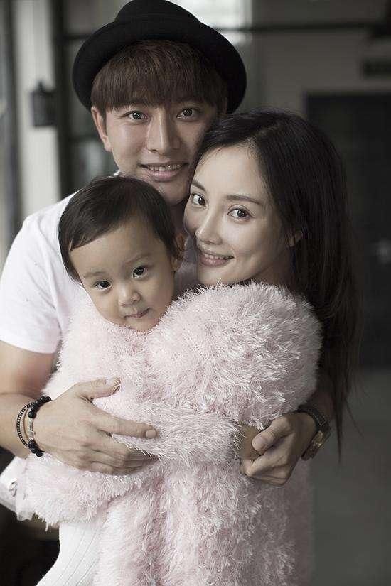 谢娜刚生完双胞胎,李小璐医院晒检验单自爆猛