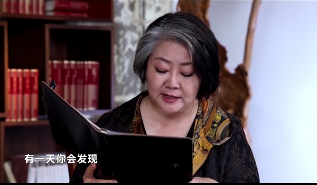 一段写给女儿的话，萨日娜读着读着就哭了