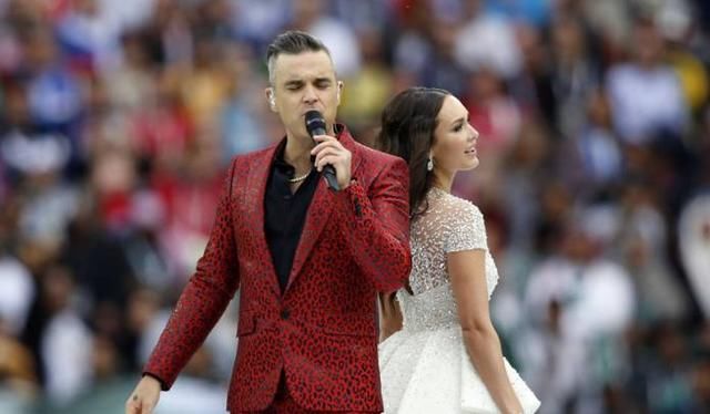 英国歌手罗比威廉姆斯献唱世界杯开幕式,林忆