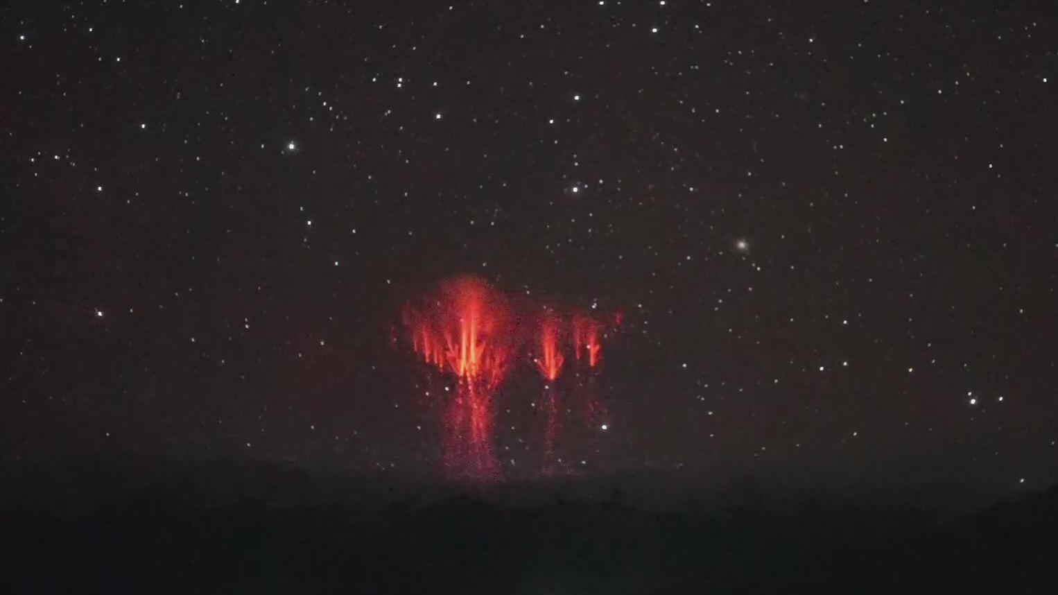 奇幻!喜马拉雅再现红色精灵闪电~~ 奇幻!喜马拉雅再现红色精灵闪电~~