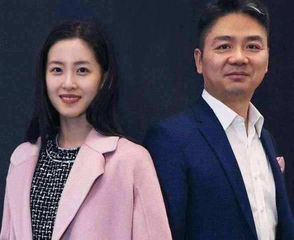 刘强东为什么非要娶奶茶妹妹当老婆,看过她的