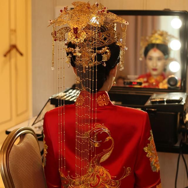 凤冠霞帔千万别乱穿,这种礼服是古时候小妾穿