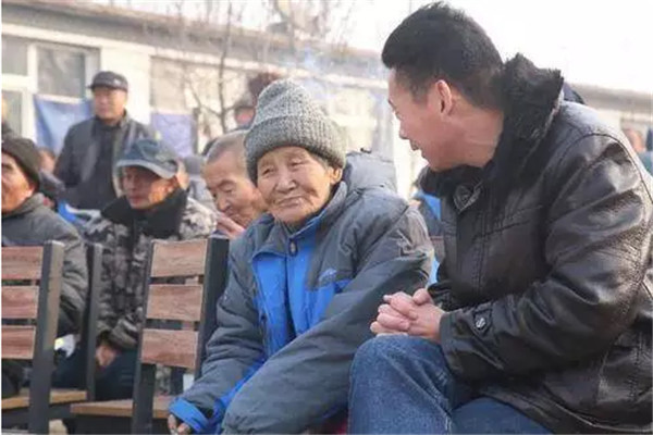 河北唐山李小强爱心团队走进劳动技工学院开展