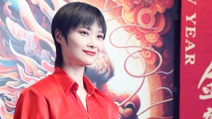芜湖！李宇春时尚海报花絮曝光~