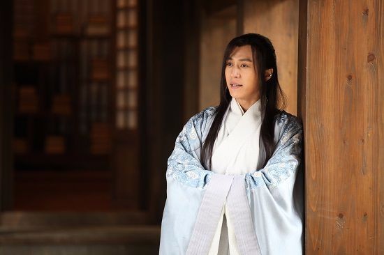 老干部变身老球迷 靳东神预测世界杯球赛比分