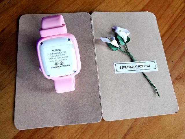 交朋友要从娃娃开始,360儿童手表SE3轻轻一碰