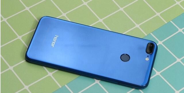 2018三四月份八款值得买的2000左右的手机推荐