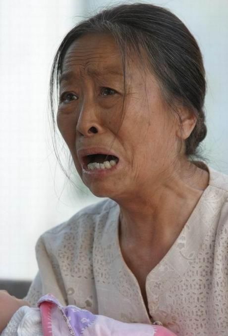 悲惨的一生:赚钱为儿子还房贷,如今重病却不见