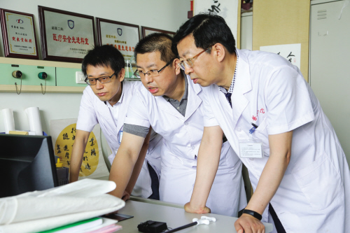 大医一院速判伤情准确施救 成功打响"生命保卫战"