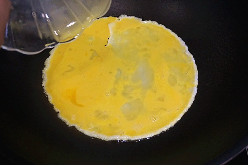 吃剩的西瓜皮不要扔 可治口疮去暑热 炒一盘特