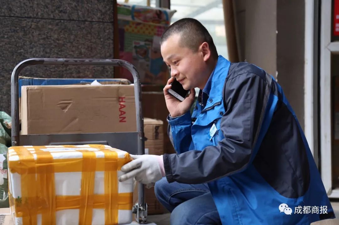 靠派件月入过万?快递员:外人不懂行情 曾被连骂3分钟