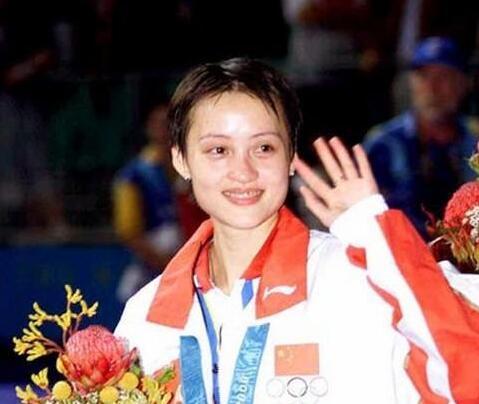 23岁获羽球奥运冠军24岁退役 她嫁给画家很幸福 23岁获羽球奥运冠军24岁退役 她嫁给画家很幸福