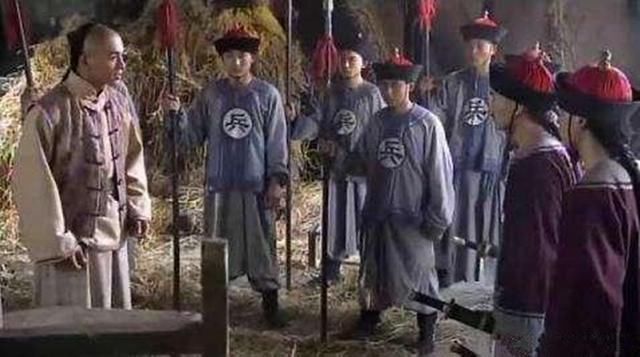 清朝士兵衣服上的"兵"与"勇,一字之差,地位却是天壤之别!