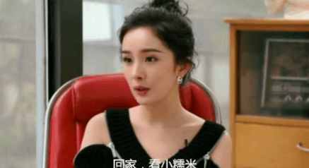 杨幂一有时间就回家陪女儿? 公公刘丹都说她实