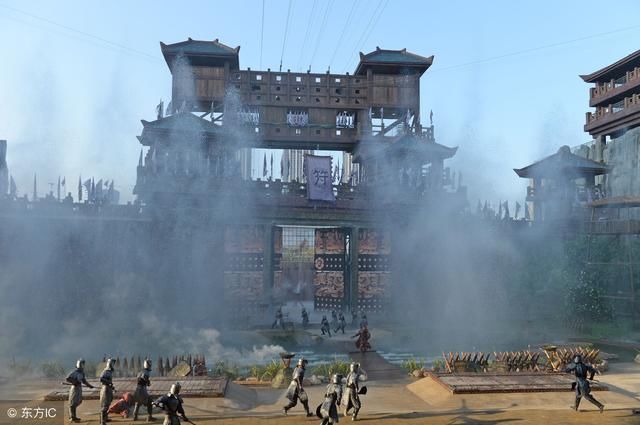 牧野之战终止了殷商王朝的统治,对后世历史的