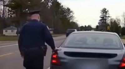 总会先摸一下车屁股,这到底是什么意思?