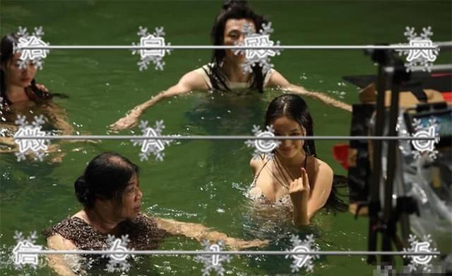 小学生拍视频,大人洗澡被直播上热门?抖音再一