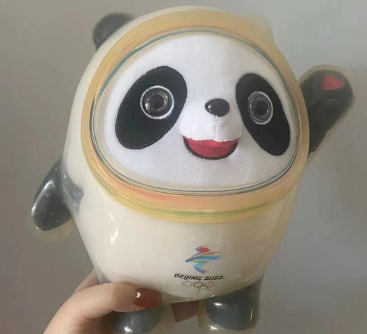 拿出在角落积灰已久的它,却发现自己有些年头的"墩墩儿"外壳居然黄了