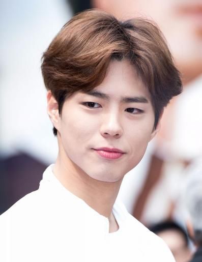 如果男生出现这几种现象,没错是在变帅了