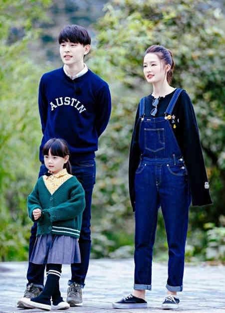 邓伦发博表白李沁,网友:又被应采儿猜对了