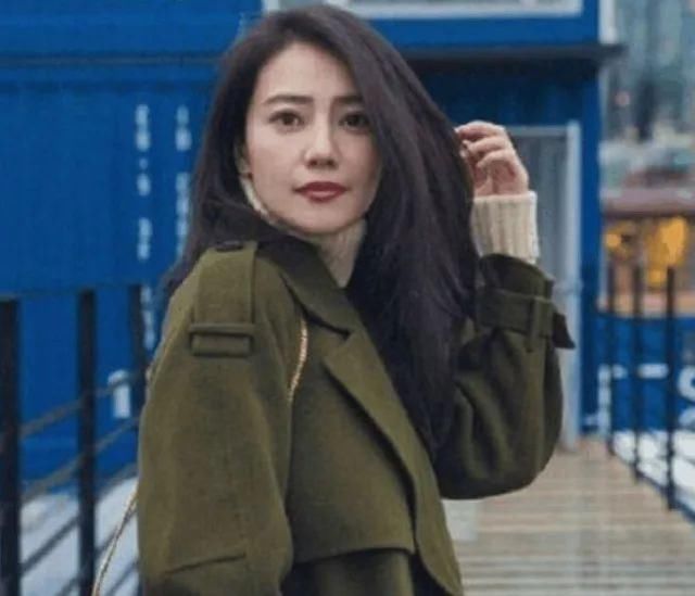 高圆圆惨遭家暴,深夜发文感慨婚姻,网友:生不出