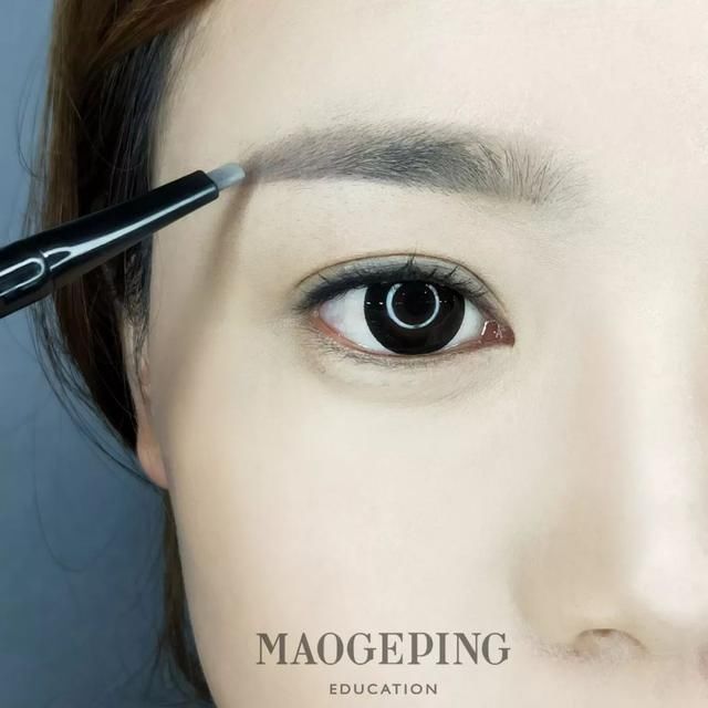眉毛短而稀疏怎么办?这样修眉画眉你也可以瞬