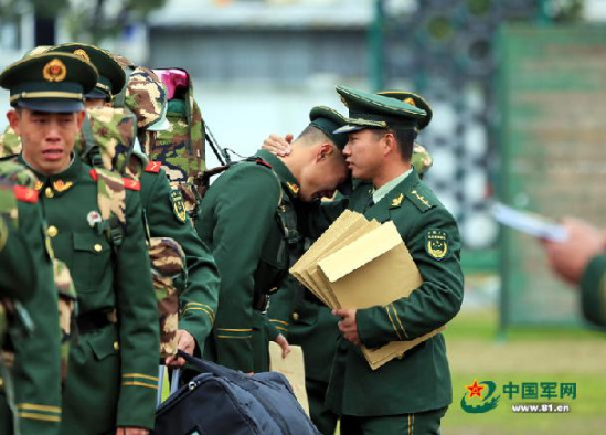 告别新兵营,才发现笑着哭最痛