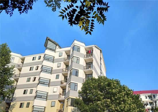 清华北大宿舍对比照,你想住哪个?网友:差距这