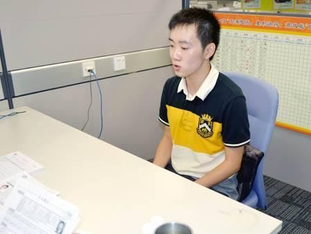 男子退伍后找工作,被经理嘲笑没文化,老板过来