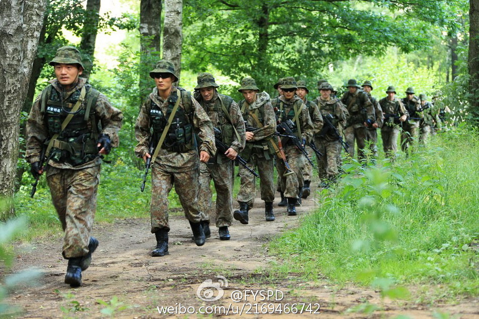 大兵范十足！解放军一身俄式装备亮相中俄联训