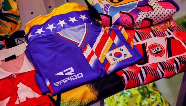 经典球衣书写足球史!直击英国国家足球博物馆