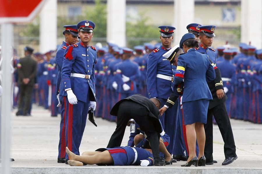 体质承受不住风度 盘点外国军人晕倒瞬间