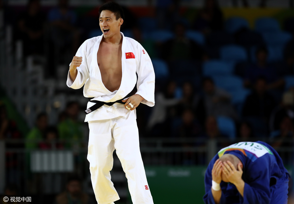 随后，程训钊接连淘汰了匈牙利名将托什和瑞典名将尼曼，晋级四强，这已经是中国队在奥运会该级别的最好成绩，程训钊创造了历史。