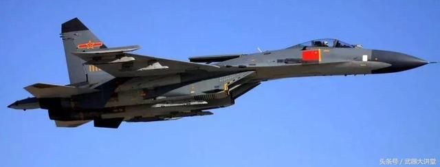 战神轰6K的带刀侍卫-歼11战斗机